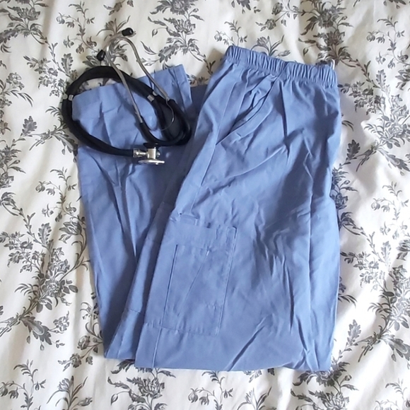 7pcs Assorted Scrub Bundle - Picture 4 of 6